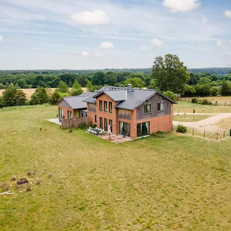 Landurlaub Mit Kamin Schwarz (Mecklenburgische Seenplatte)