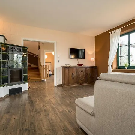 Feriehus Landurlaub Mit Kamin Schwarz (Mecklenburgische Seenplatte)