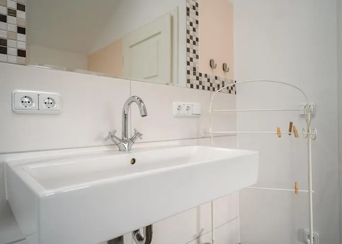 Дом отдыха Landurlaub Mit Kamin Schwarz (Mecklenburgische Seenplatte)